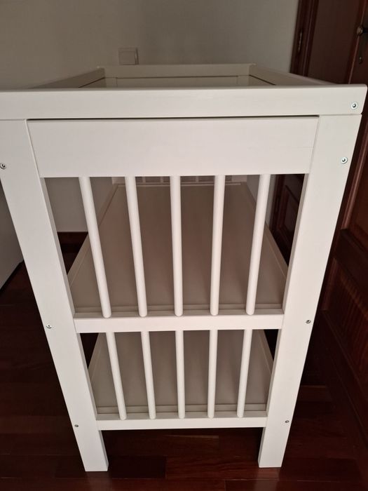 Trocador 82x53x95 cm como novo + colchão