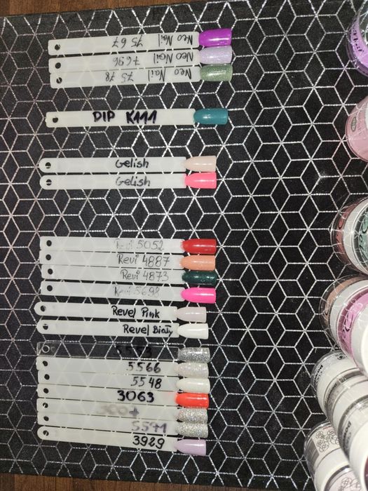 Pudry tytanowe różnych marek