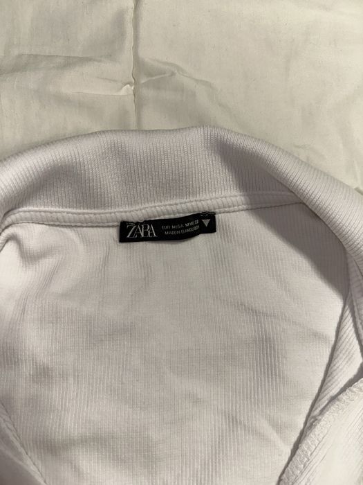 вкорочена футболка zara