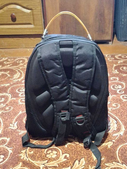 Черный Рюкзак Бельгия -  1 замок сломанный.