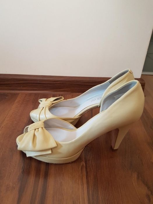 Buty Aldo roz.38 stan idealny kremowe