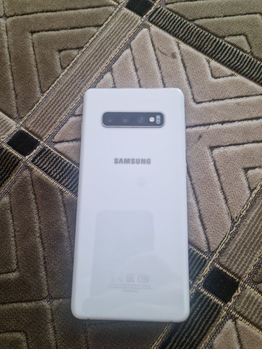 Samsung Galaxy S10 plus 8/128, робочий, есть дефекты, торг.