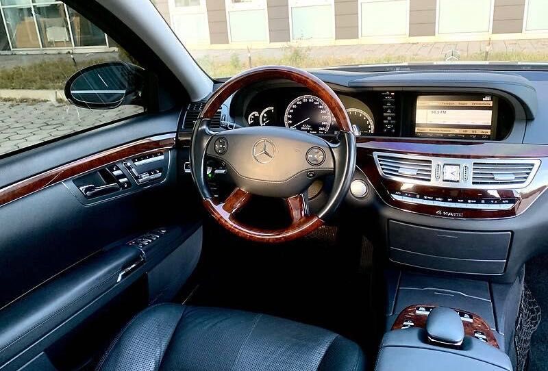 Автомобіль Mercedes S550 4matic W221