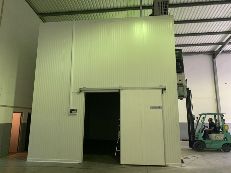 Câmaras Frigoríficas Industriais - Conservação e Congelação - FRILUX