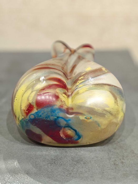 Wielobarwny szklany wazon