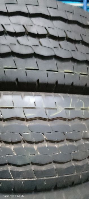 Pneus 215/70/15  semi novos