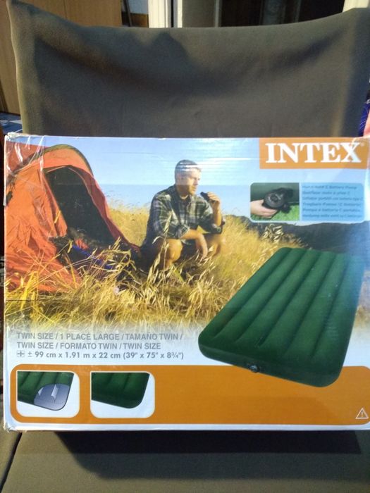Велюровий полуторний надувний матрац  з електронасосом  фірми  INTEX