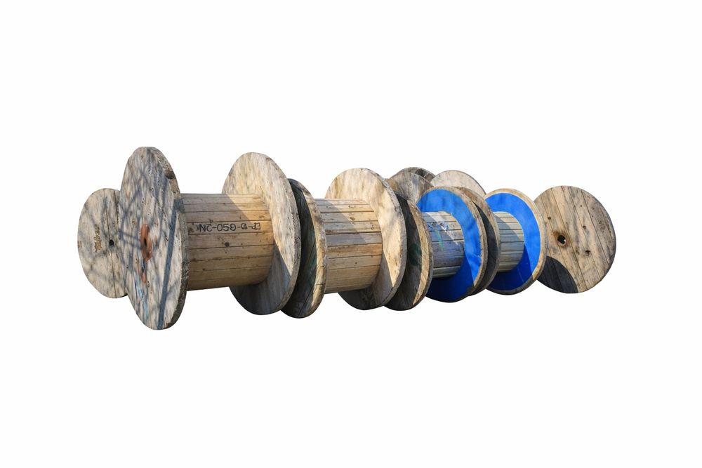 Drewniane bębny po kablach / szpule – stolik ogrodowy DIY różne rozmia