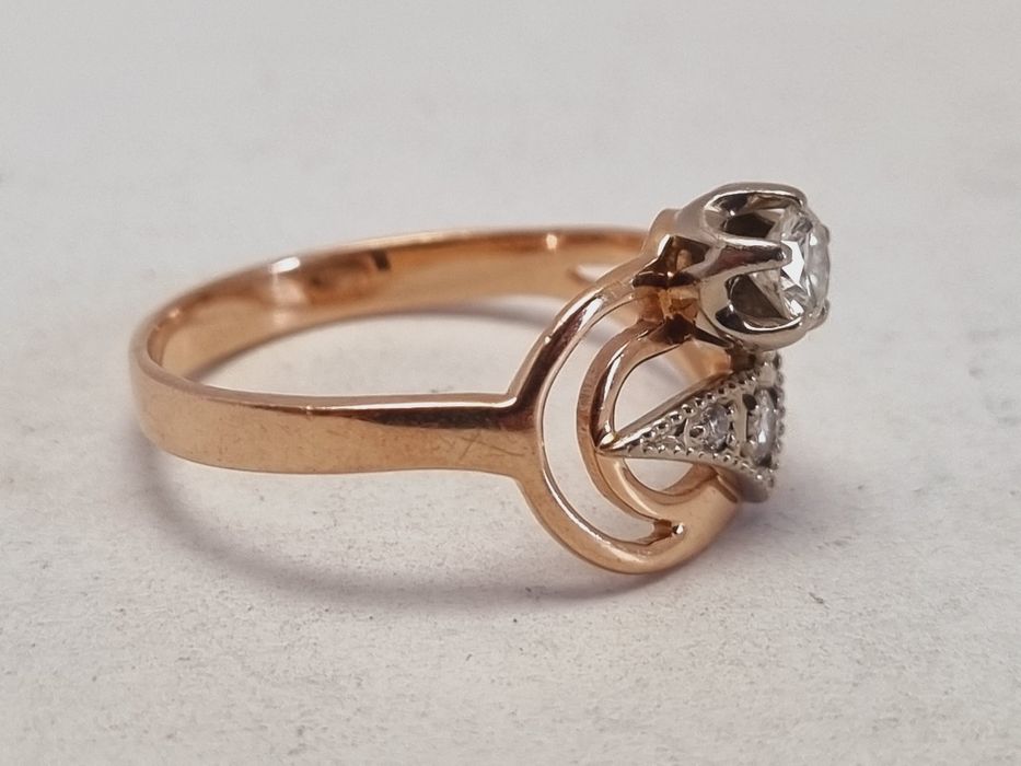 Золотое кольцо с бриллиантами