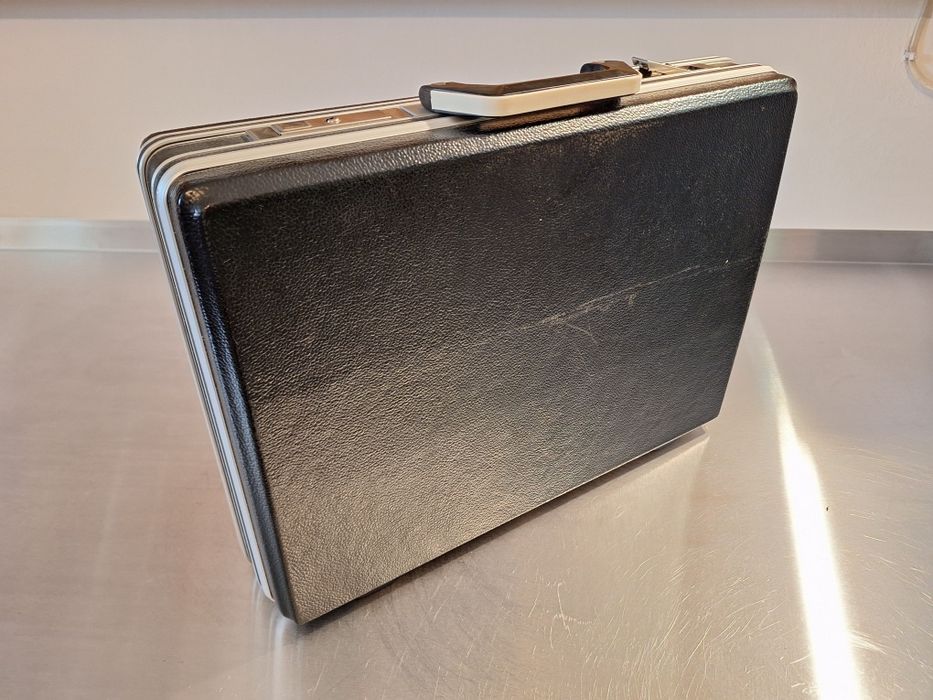 Neseser, aktówka, teczka