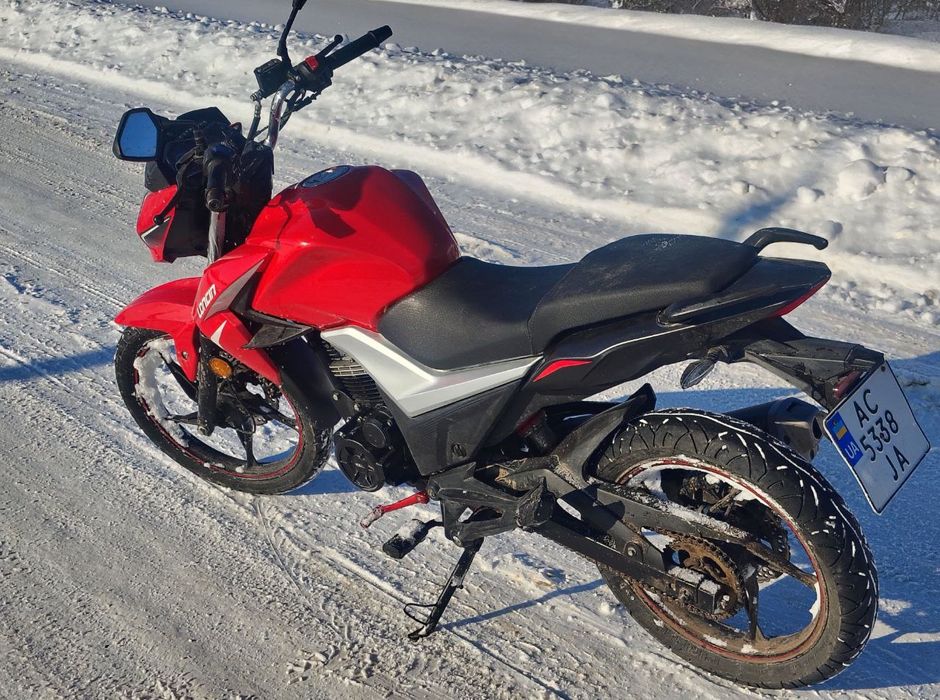 Продам мотоцикл Loncin cr1s 200