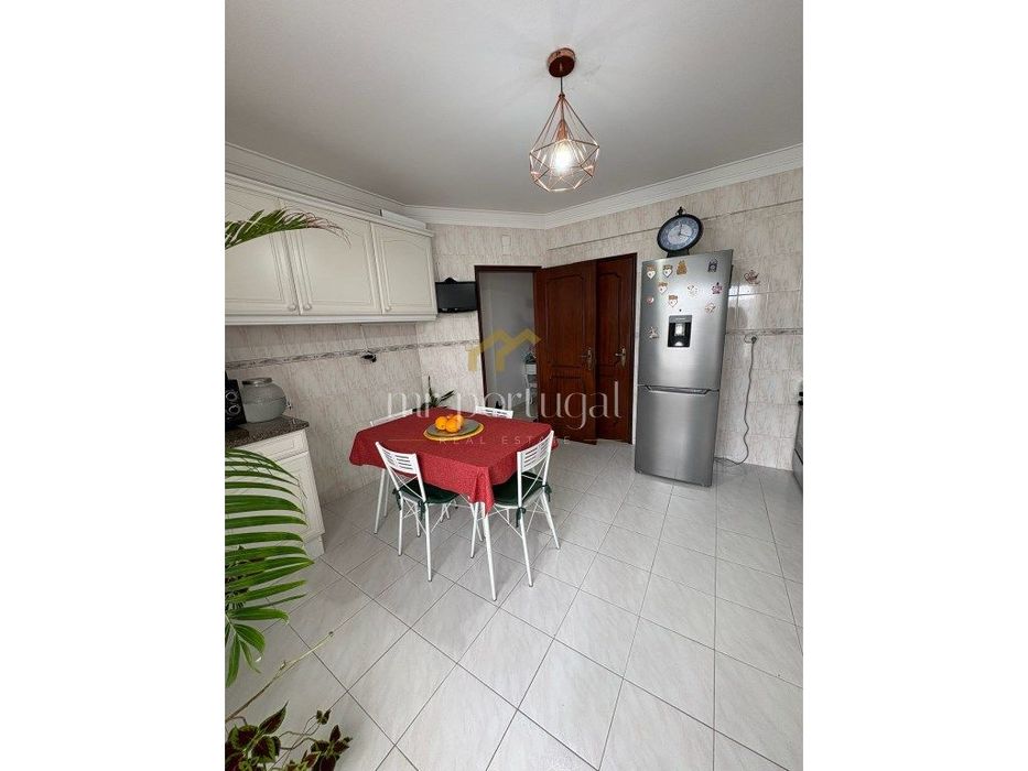 Excelente Apartamento T3 no Centro de Mafra com Parqueamento e Arre...