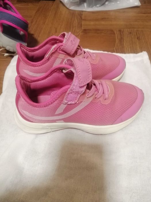 Продам дитячі кросівки