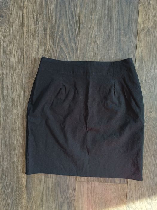 Spódnica mini,śliski materiał ,r.S
