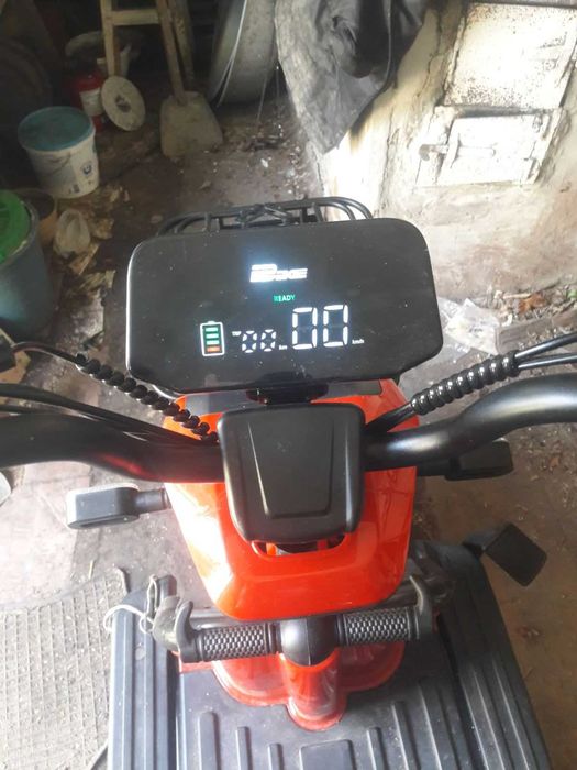 Електроскутер триколісний Forte Family 2025 (червоний)