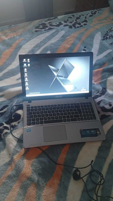 Portatil asus cinzento