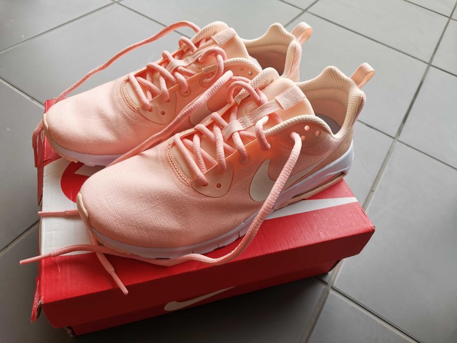 Buty Nike Air Max AirMax Motion 38