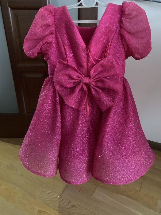 плаття нарядне рожеве 116р сукня