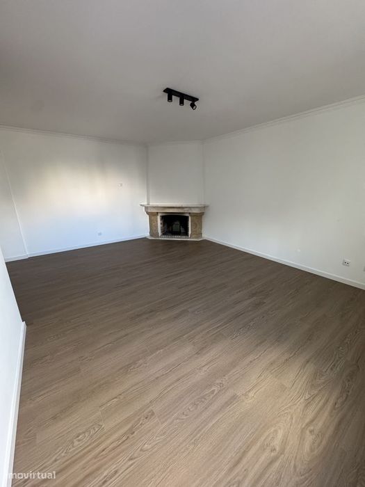 Apartamento T2 Com Elevador | Rinchoa – Rio De Mouro