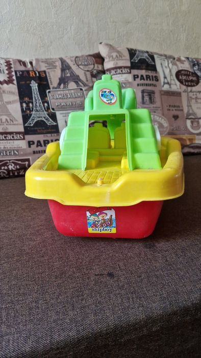 Продам игрушку для ребёнка кораблик