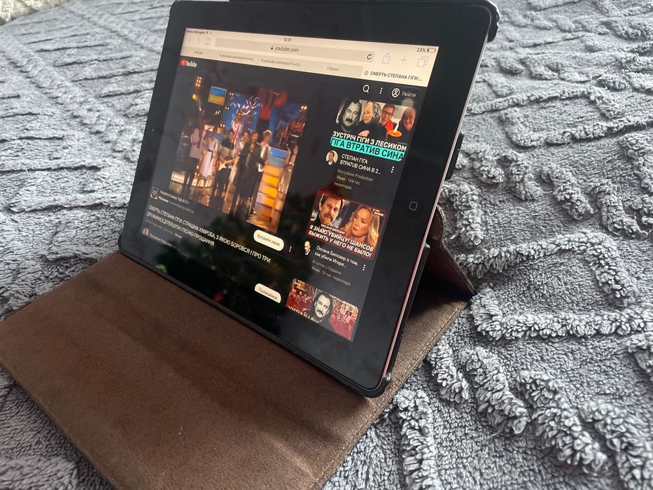 Ipad2 з чохлом та зарядкою