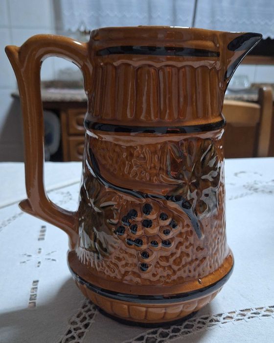 Caneca artesanal em barro