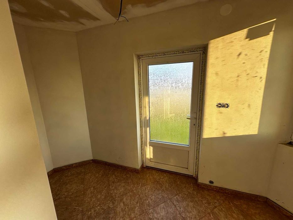 Продається 2 будинки в смт. Буштино