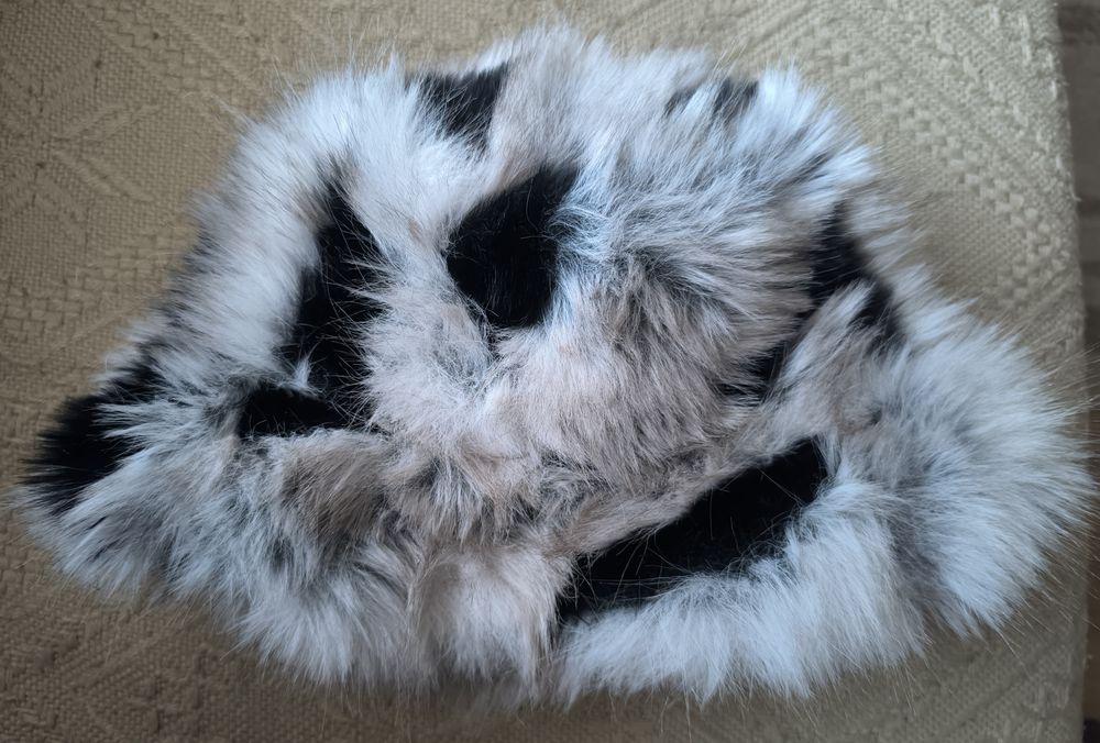 Sprzedam nowy kapelusz (czapkę)damski.