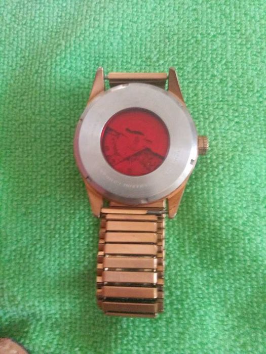 Relógio automático design de Alexander Shorokhoff