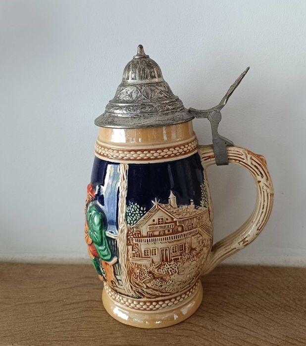 Stary kufel porcelanowy z przykrywką