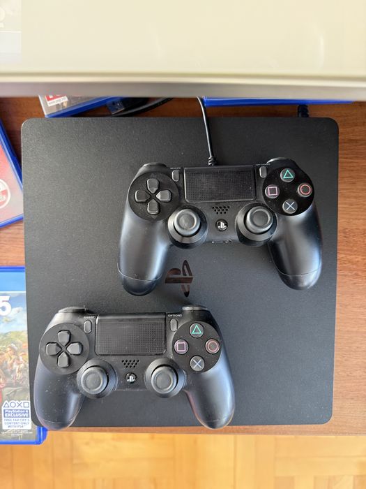 PlayStation 4 Slim 1 TB CUH-216TB  2 Pady zestaw 5 gier
