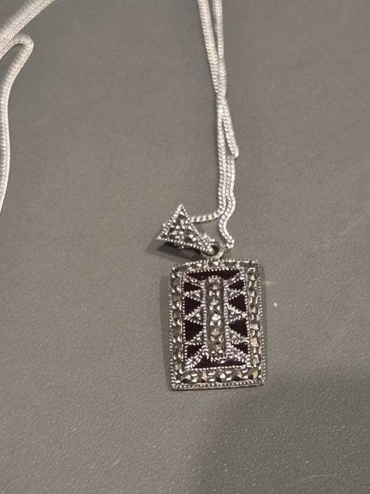 Srebrna zawieszka z łańcuszkiem 925