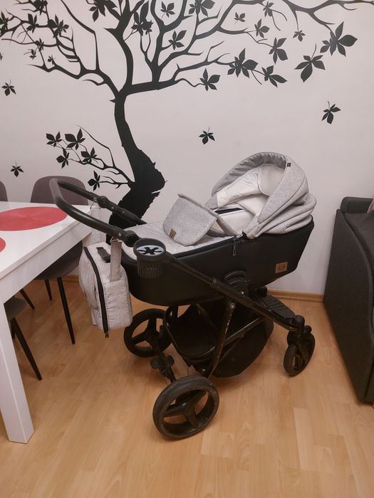 Wózek Adamex Reggio 2 w 1 gondola i spacerówka