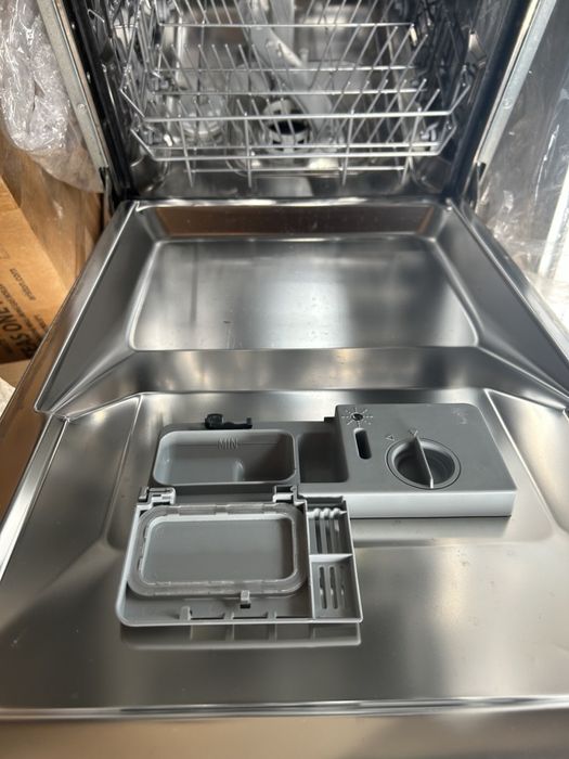 Посудомойка Hotpoint Ariston
