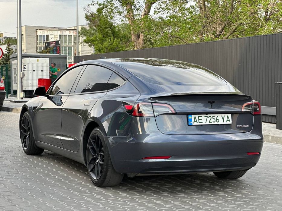Tesla Model 3 Perfomanse 2023