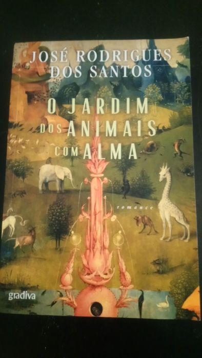 Vários livros em bom estado