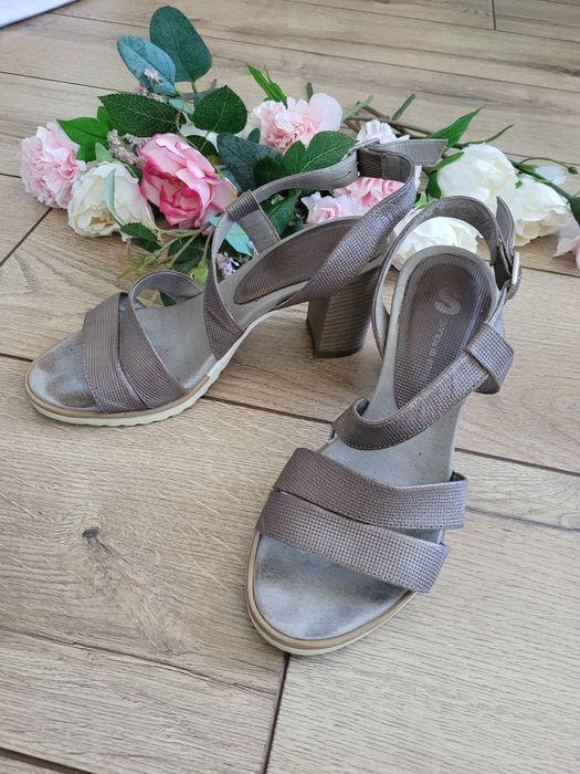 Sandały sandałki But-s 35 paski paseczki obcas słupek