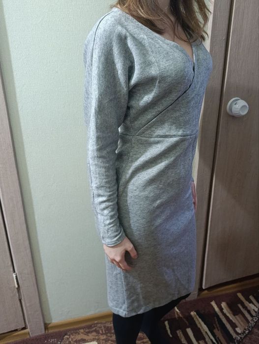 Сіра довга сукня в хорошій якості