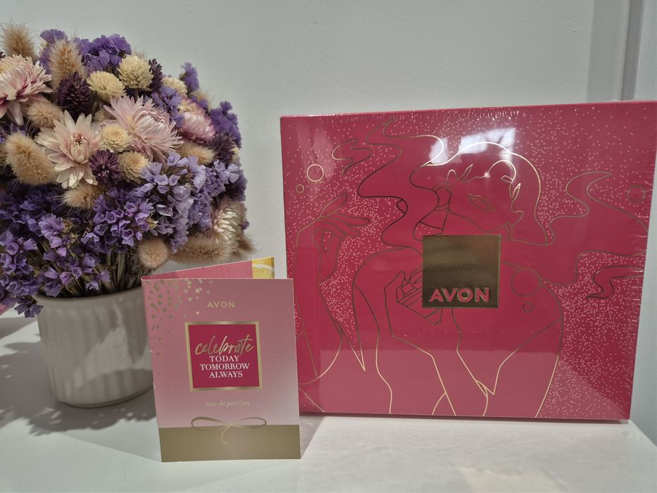 Zestaw upominkowy dla niej avon TTA celebrate