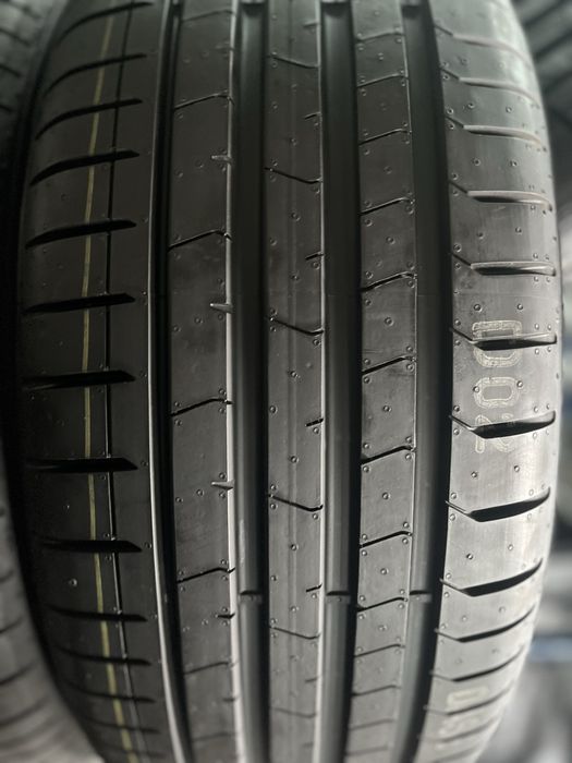 255/35/19+225/40/19 R19 Pirelli PZero PZ4 4шт нові