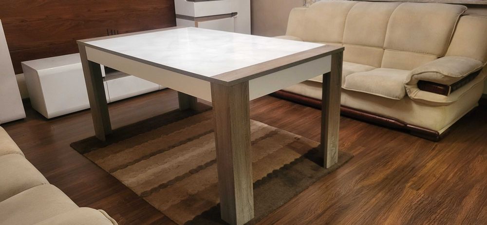 Stół rozkładany do salonu