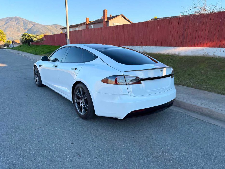 Tesla Model S Long Range      2021