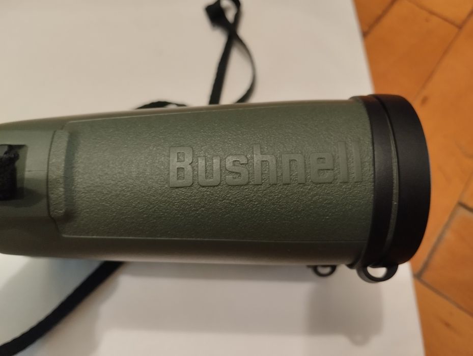Бинокль. Bushnell. 10*42. Рабочий. Б/У состояние отличное.