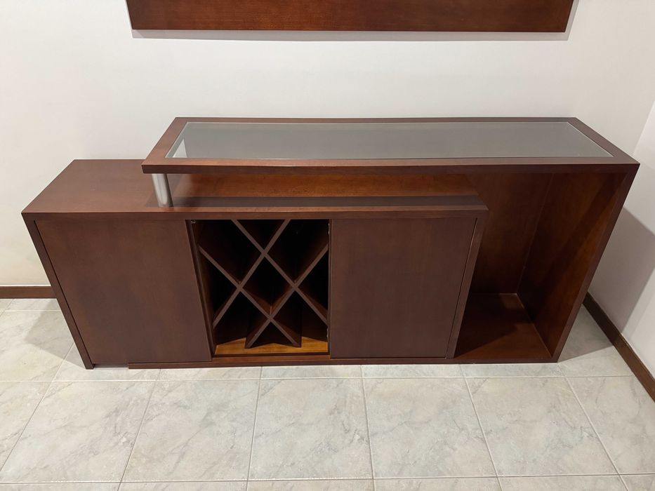 Aparador em Madeira com Espelho