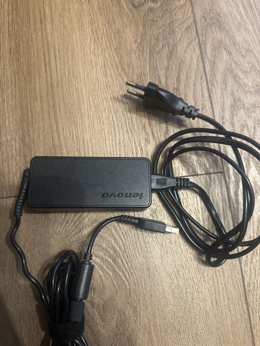 Zasilacz Lenovo 45W prostokątne wejście