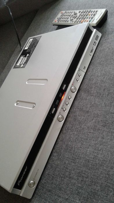Pioneer DVD Recorder DVR-530H-AV с пультом