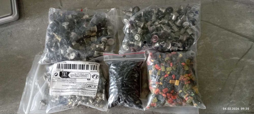 Радіодеталі діоди транзистори срізка