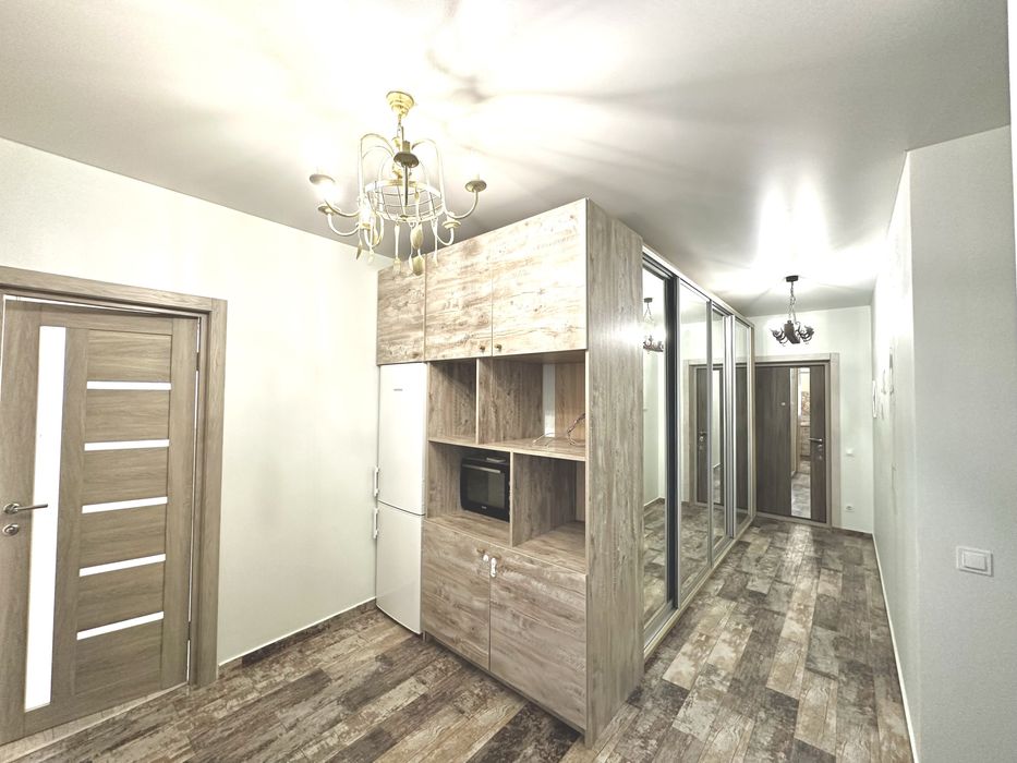 2 кімнатна квартира . Центральна частина Вишневого. Держпрограми.