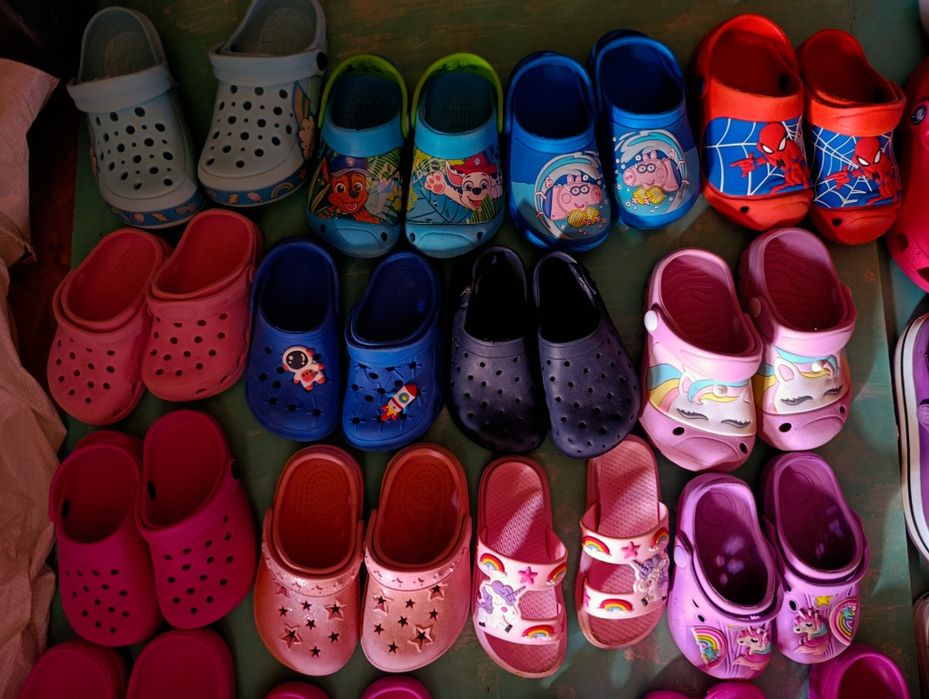 Фірмові крокси crocs totes шльопки босоніжки  20,21,22 і  25,26,27 до 33-36
