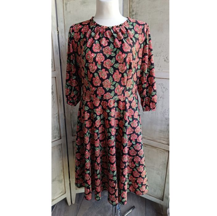 XL biust 57x2 vintage sukienka w róże maxi rozkloszowana z marszczonym dekoltem